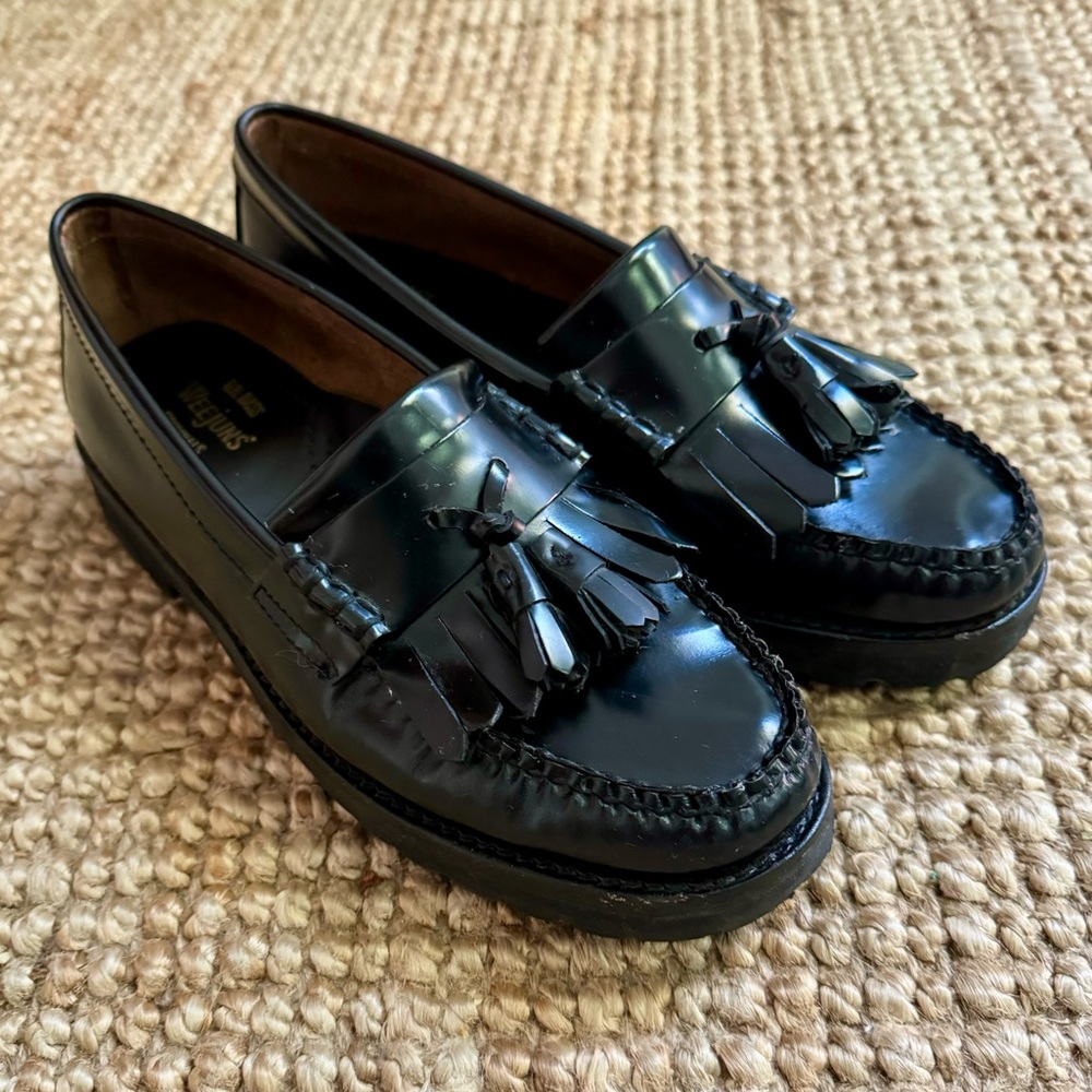 G.H. Bass Whitney Lug Weejuns loafer black, US6.5 (runs .5 size large, fits US7)